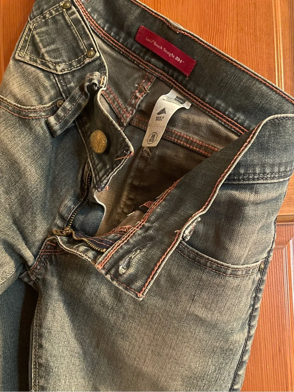 Levi’s Low Rise Slouch Straight 504 jeans